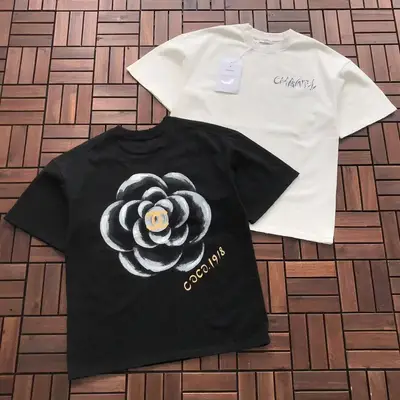 CHANEL T-Shirt