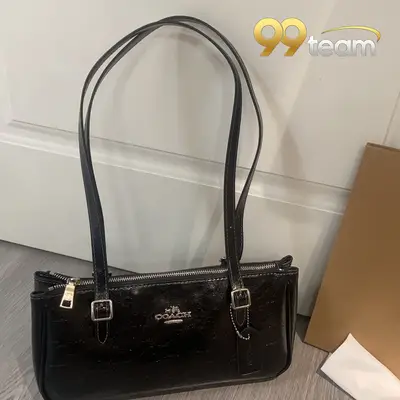 COACH | Item ID: 04947