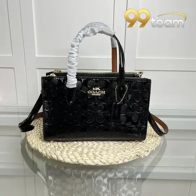 COACH | Item ID: 04761