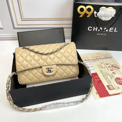 CHANEL | Item ID: 01029