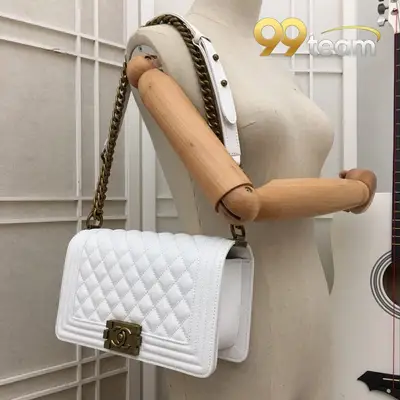 CHANEL | Item ID: 00979