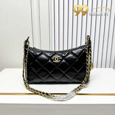 CHANEL | Item ID: 02852