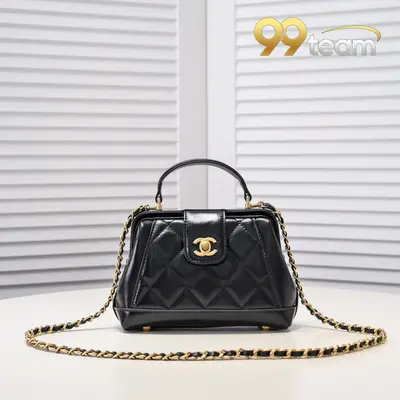 CHANEL | Item ID: 02642