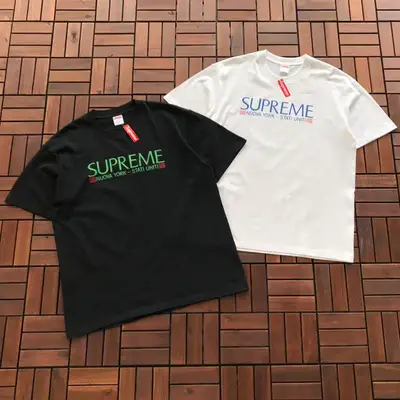 SUPREME T-Shirt