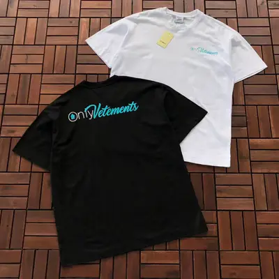VETEMENTS T-Shirt