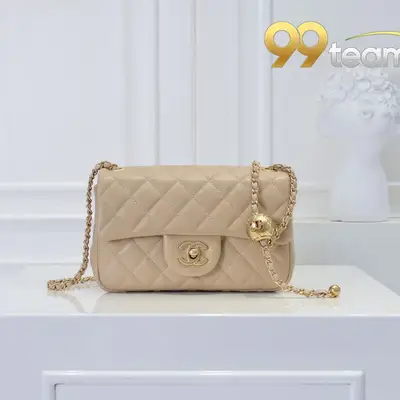 CHANEL | Item ID: 02703