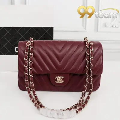 CHANEL | Item ID: 01016