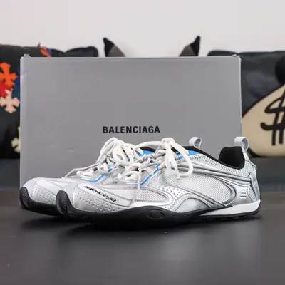 BALENCIAGA