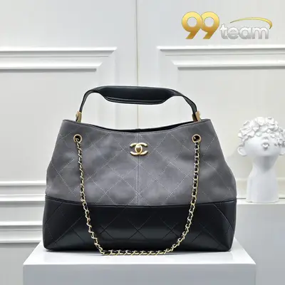 CHANEL | Item ID: 02784