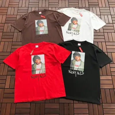 SUPREME T-Shirt