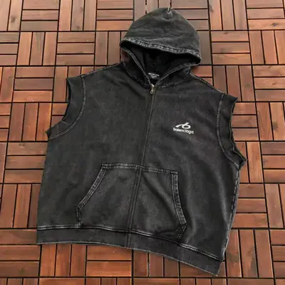 BALENCIAGA