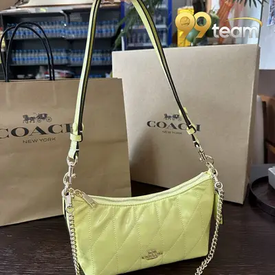 COACH | Item ID: 04506