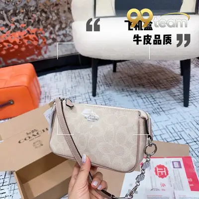 COACH | Item ID: 04330