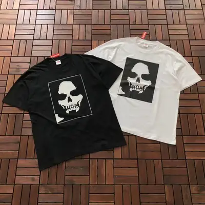 SUPREME T-Shirt