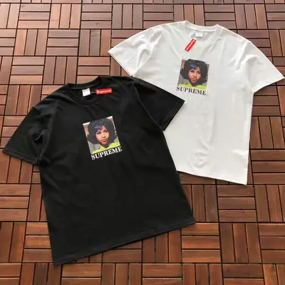 SUPREME T-Shirt