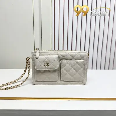 CHANEL | Item ID: 02243