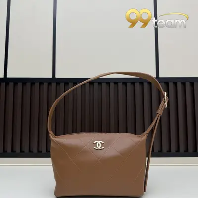CHANEL | Item ID: 02036