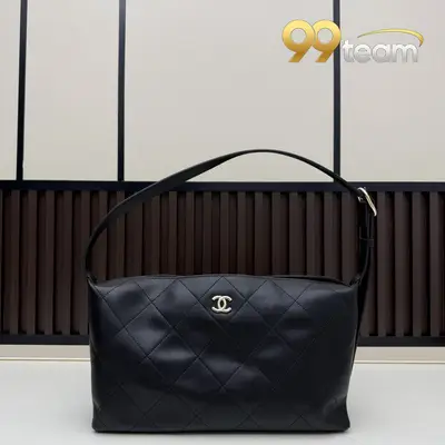 CHANEL | Item ID: 02031