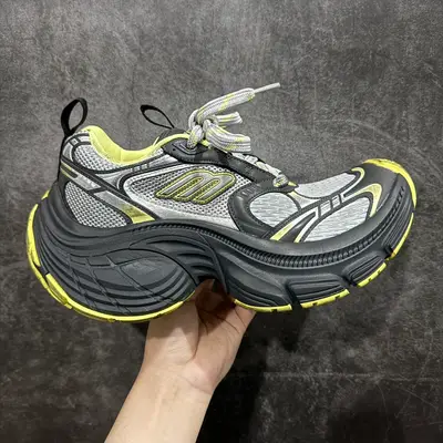 BALENCIAGA