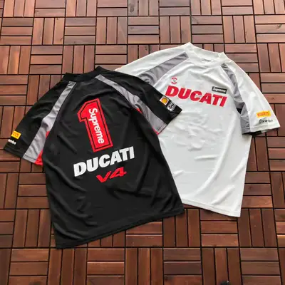 SUPREME T-Shirt