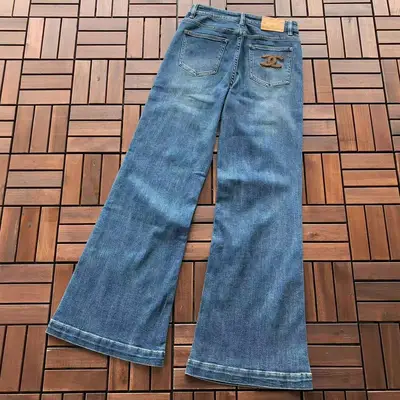 CHANEL Jeans