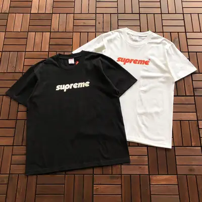 SUPREME T-Shirt
