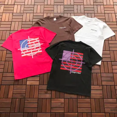 SUPREME T-Shirt