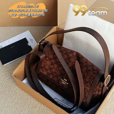 COACH | Item ID: 04582