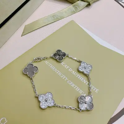 VAN CLEEF & ARPELS Schmuck