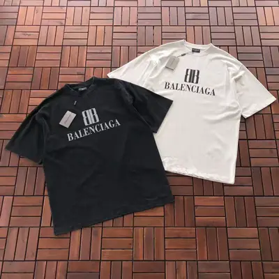 BALENCIAGA T-Shirt