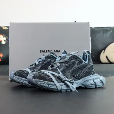 BALENCIAGA