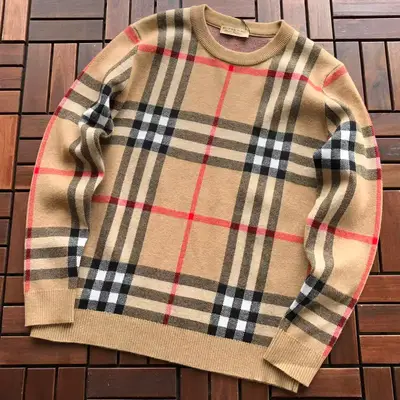 BURBERRY Sweater