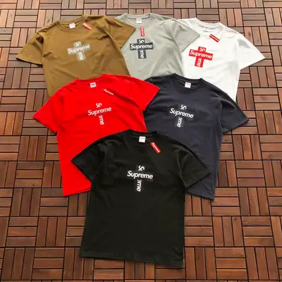 SUPREME T-Shirt