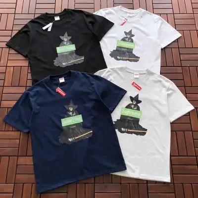 SUPREME T-Shirt