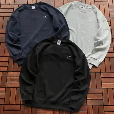 NIKE Sweater