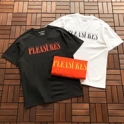 PLEASURES T-Shirt
