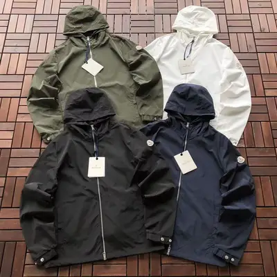 MONCLER Jacke