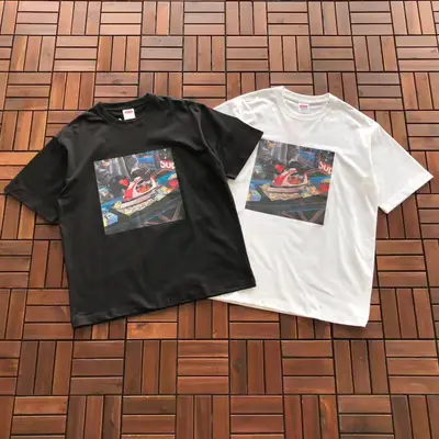 SUPREME T-Shirt
