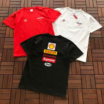 SUPREME T-Shirt