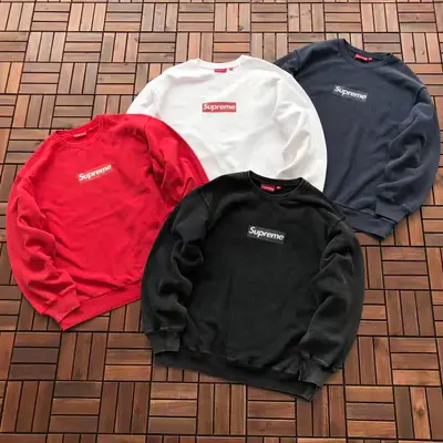 SUPREME Sweater