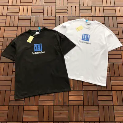 VETEMENTS T-Shirt