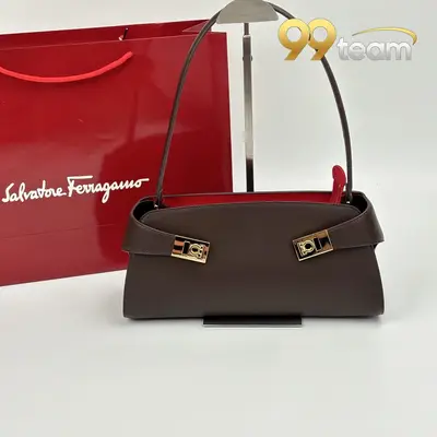 FERRAGAMO | Item ID: 22104