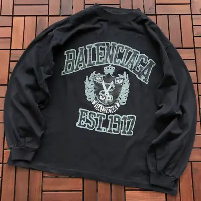 BALENCIAGA