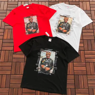 SUPREME T-Shirt