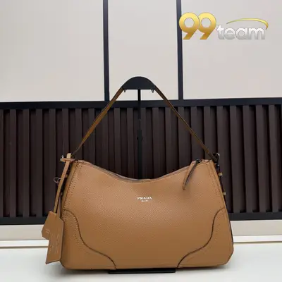 PRADA | Item ID: 09358
