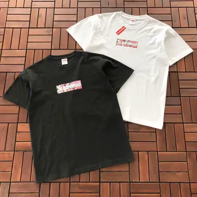 SUPREME T-Shirt