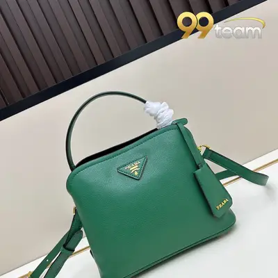 PRADA | Item ID: 09562