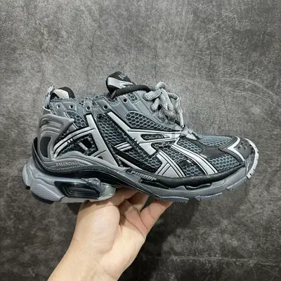 BALENCIAGA