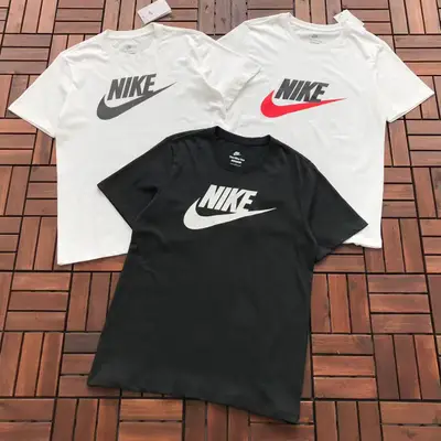 NIKE T-Shirt