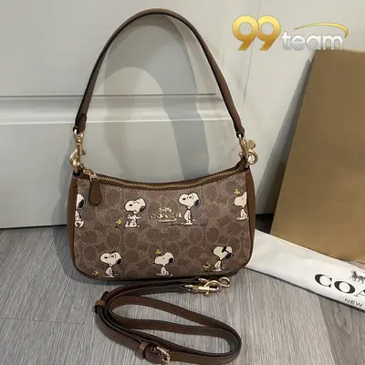 COACH | Item ID: 04788